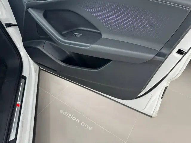 Audi Q6L e-tron — Фото автомобиля 16