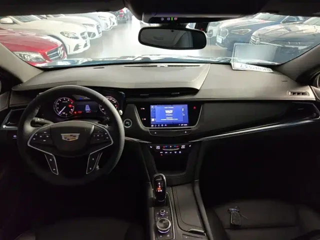 Cadillac XT5 — Фото автомобиля 9