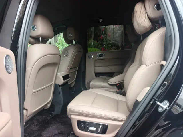 Li Auto L8 — Фото автомобиля 10