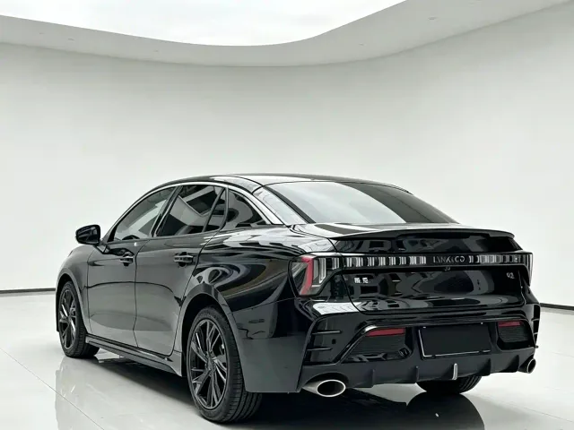 Lynk & Co 03 — Фото автомобиля 8