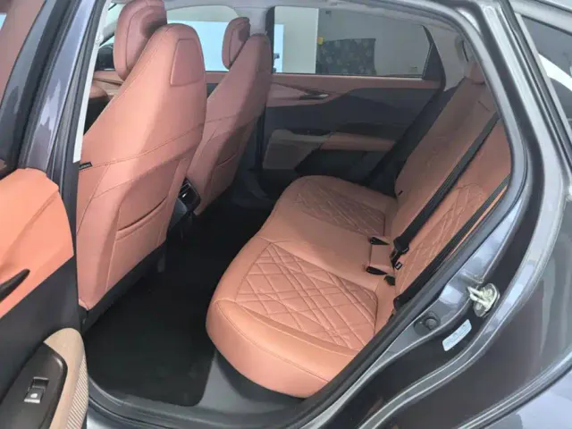 Changan Qiyuan A05 — Фото автомобиля 11