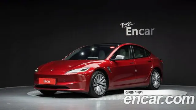 Фотография автомобиля — Tesla Model 3