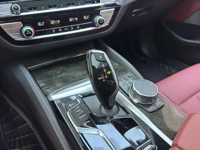 BMW 5 Series — Фото автомобиля 9