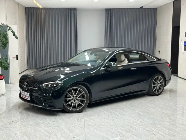 Фотография автомобиля — Mercedes-Benz E-Class