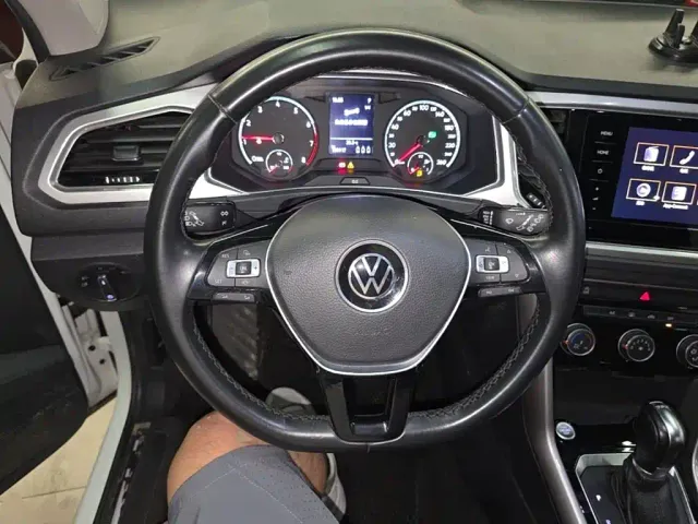 Volkswagen T-Roc — Фото автомобиля 10