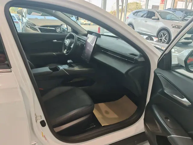 Changan Eado — Фото автомобиля 15