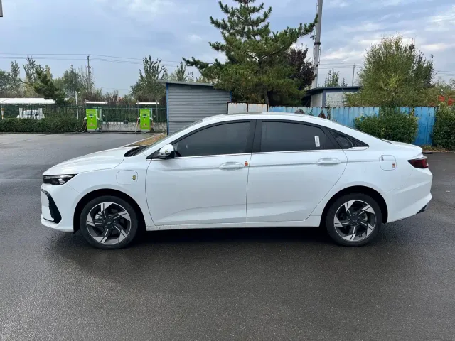 Geely Emgrand L — Фото автомобиля 4