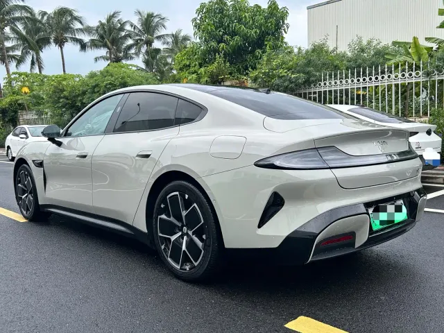 Xiaomi SU7 — Фото автомобиля 9