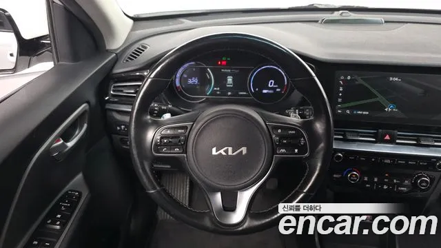Kia Niro — Фото автомобиля 19