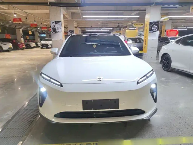 Nio ET5 Touring — Фото автомобиля 2