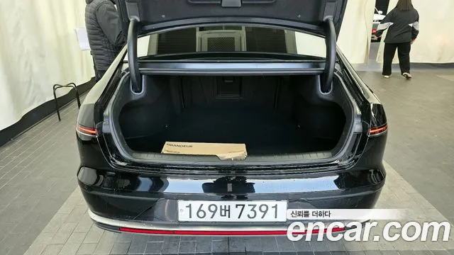Hyundai Grandeur Grandeur (GN7) 2.5 Бензин 2WD — Фото автомобиля 20