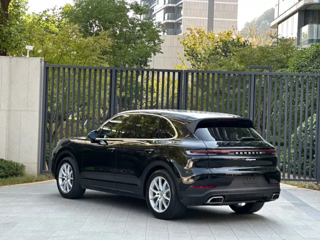 Porsche Cayenne — Фото автомобиля 4