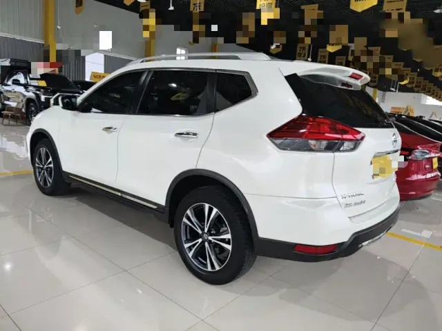 Nissan X-Trail — Фото автомобиля 4