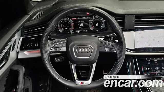 Audi Q7 — Фото автомобиля 13