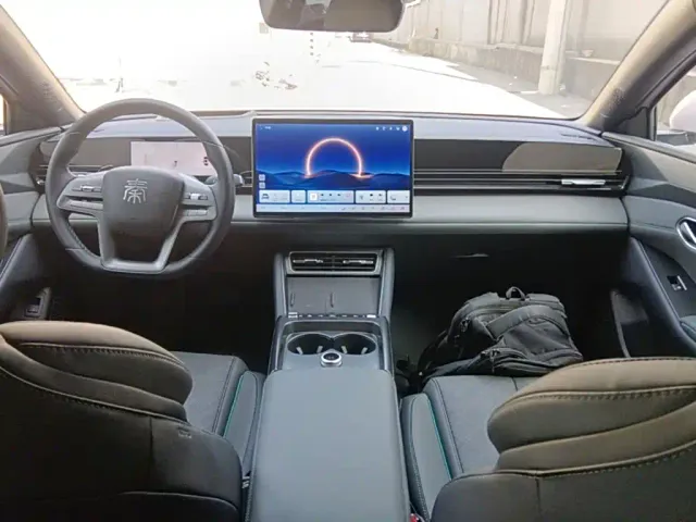 BYD Qin L — Фото автомобиля 9