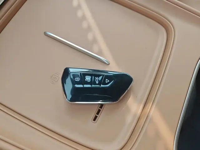 Dongfeng Aeolus L8 — Фото автомобиля 8