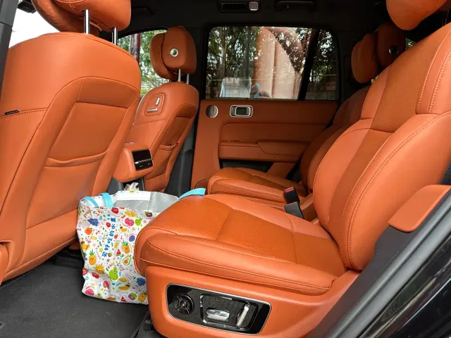 Li Auto L8 — Фото автомобиля 8