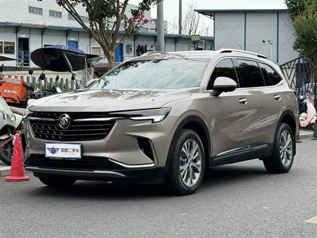 Фотография автомобиля — Buick Envision Plus