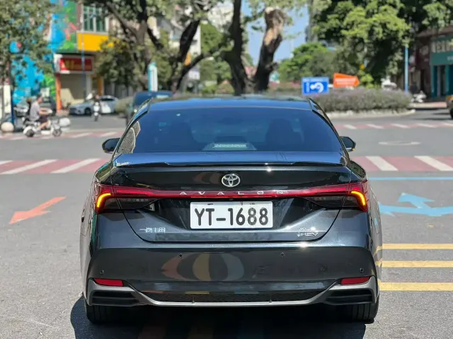 Toyota Avalon — Фото автомобиля 3