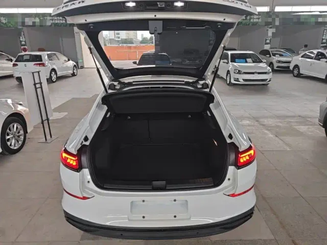 Volkswagen Lamando — Фото автомобиля 18