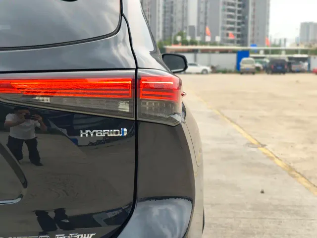 Toyota Highlander — Фото автомобиля 6