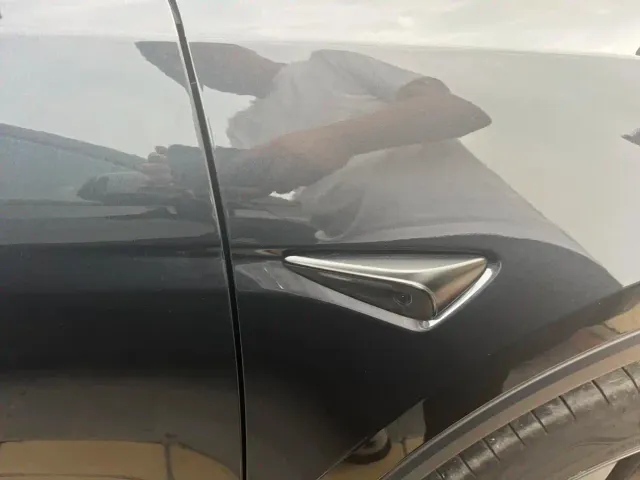Tesla Model Y — Фото автомобиля 4