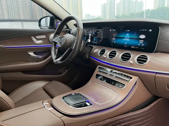 Mercedes-Benz E-Class — Фото автомобиля 15