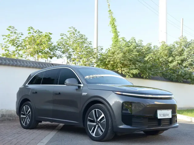 Li Auto L6 — Фото автомобиля 3
