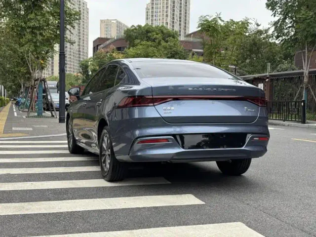 BYD Qin PLUS — Фото автомобиля 12