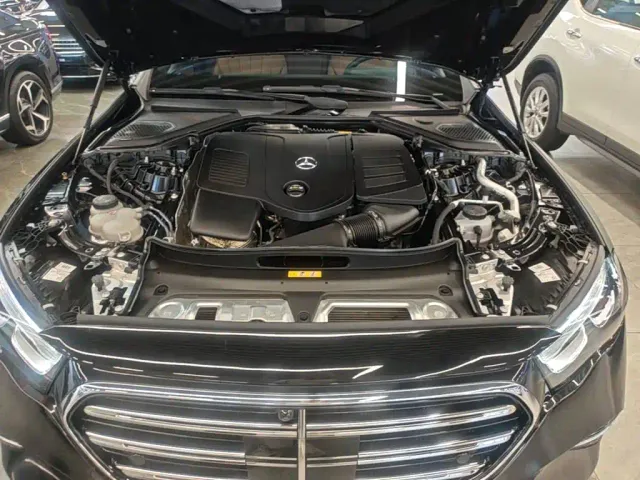 Mercedes-Benz E-Class — Фото автомобиля 19