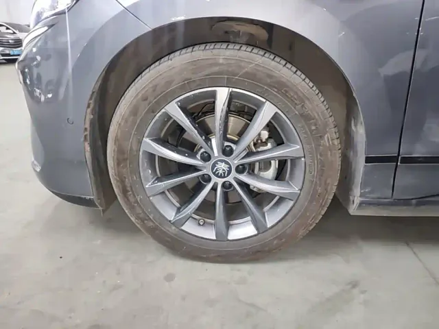 BYD Qin L — Фото автомобиля 22