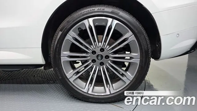 Land Rover Range Rover Sport — Фото автомобиля 17