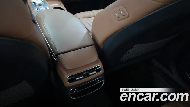 Genesis GV70 — Фото автомобиля 28