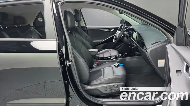 Kia Niro — Фото автомобиля 7