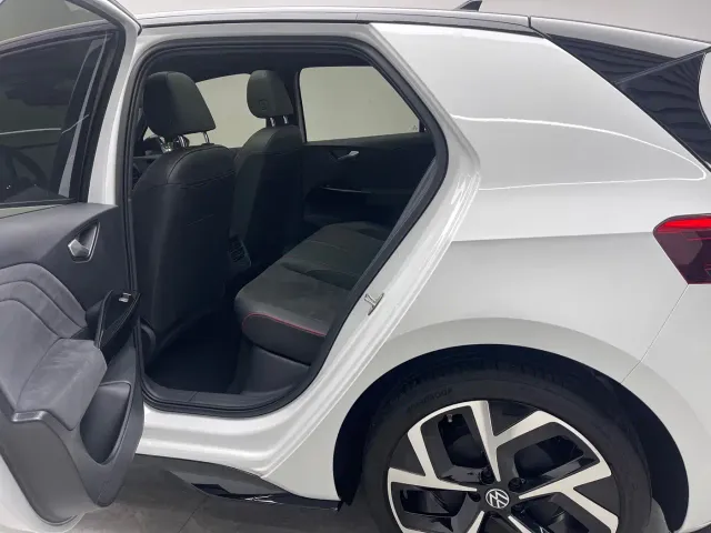 Volkswagen ID.3 — Фото автомобиля 17