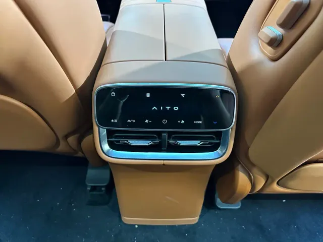 Aito M7 — Фото автомобиля 12