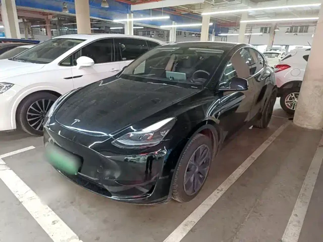 Фотография автомобиля — Tesla Model Y