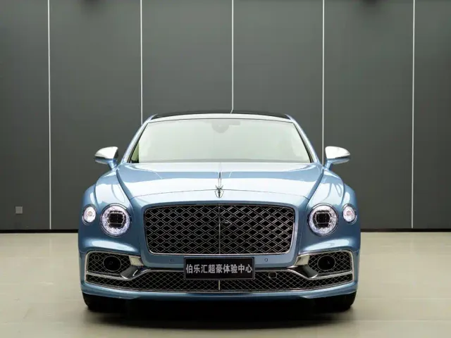 Bentley Flying Spur — Фото автомобиля 4