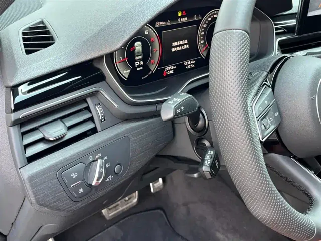 Audi A4L — Фото автомобиля 10