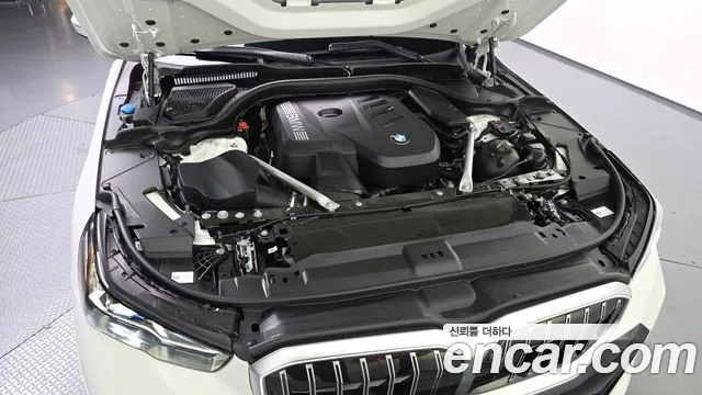 BMW 5-Series 5 серия (G60) 530i xDrive M Sport — Фото автомобиля 6