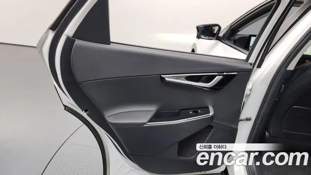 Kia EV6 — Фото автомобиля 25