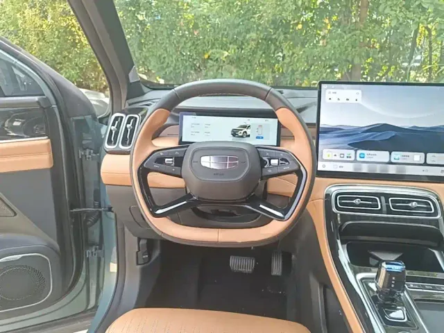 Geely Boyue L — Фото автомобиля 10