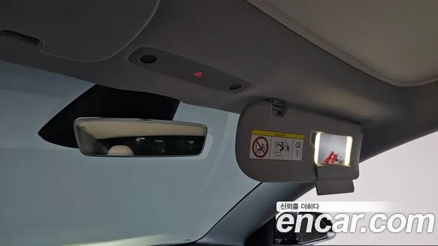 Tesla Model 3 — Фото автомобиля 29