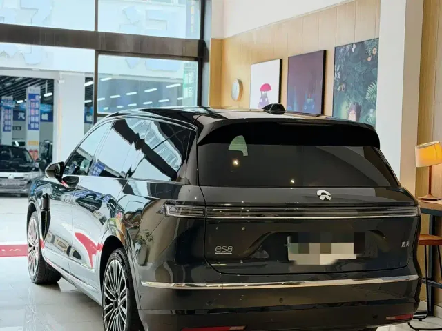 NIO NIO ES8 2025 Base Model — Фото автомобиля 9