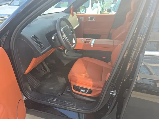 Li Auto L7 — Фото автомобиля 14