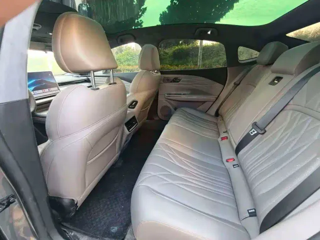 Geely Galaxy Xingyao 8 — Фото автомобиля 6