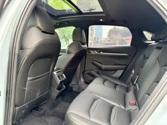 Geely Xingrui — Фото автомобиля 8
