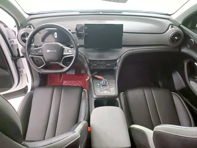 BYD Seal 05 DM-i — Фото автомобиля 9