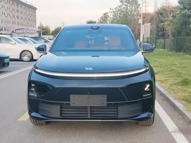 Li Auto L6 — Фото автомобиля 13