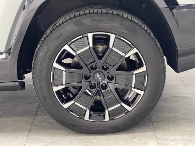 BYD FangChengBao Leopard 8 — Фото автомобиля 19